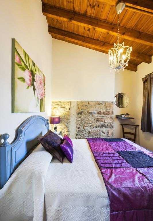 Гостевой дом Casas La Xiuca Коррас-де-ла-Пуэнте Экстерьер фото
