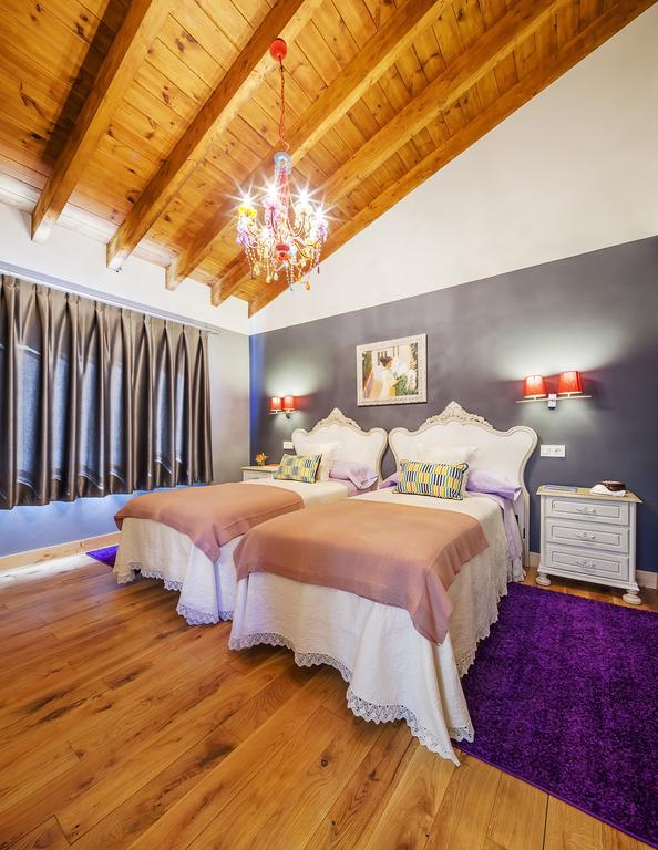 Гостевой дом Casas La Xiuca Коррас-де-ла-Пуэнте Экстерьер фото
